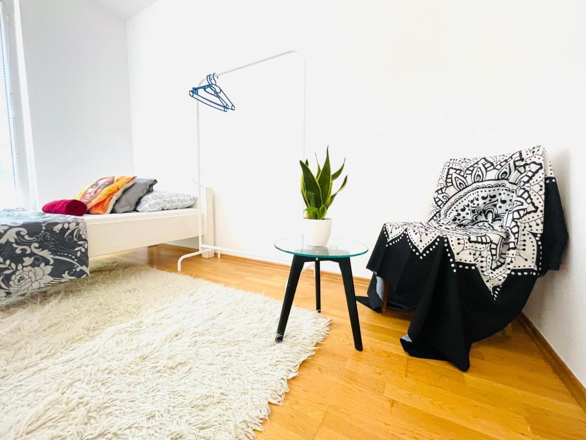 Karlsrooms Wenen Buitenkant foto