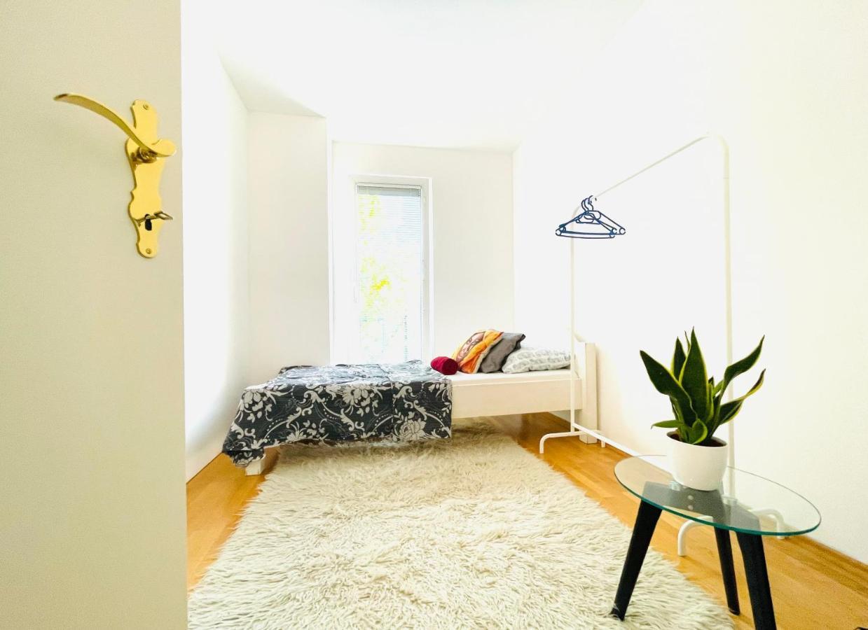 Karlsrooms Wenen Buitenkant foto