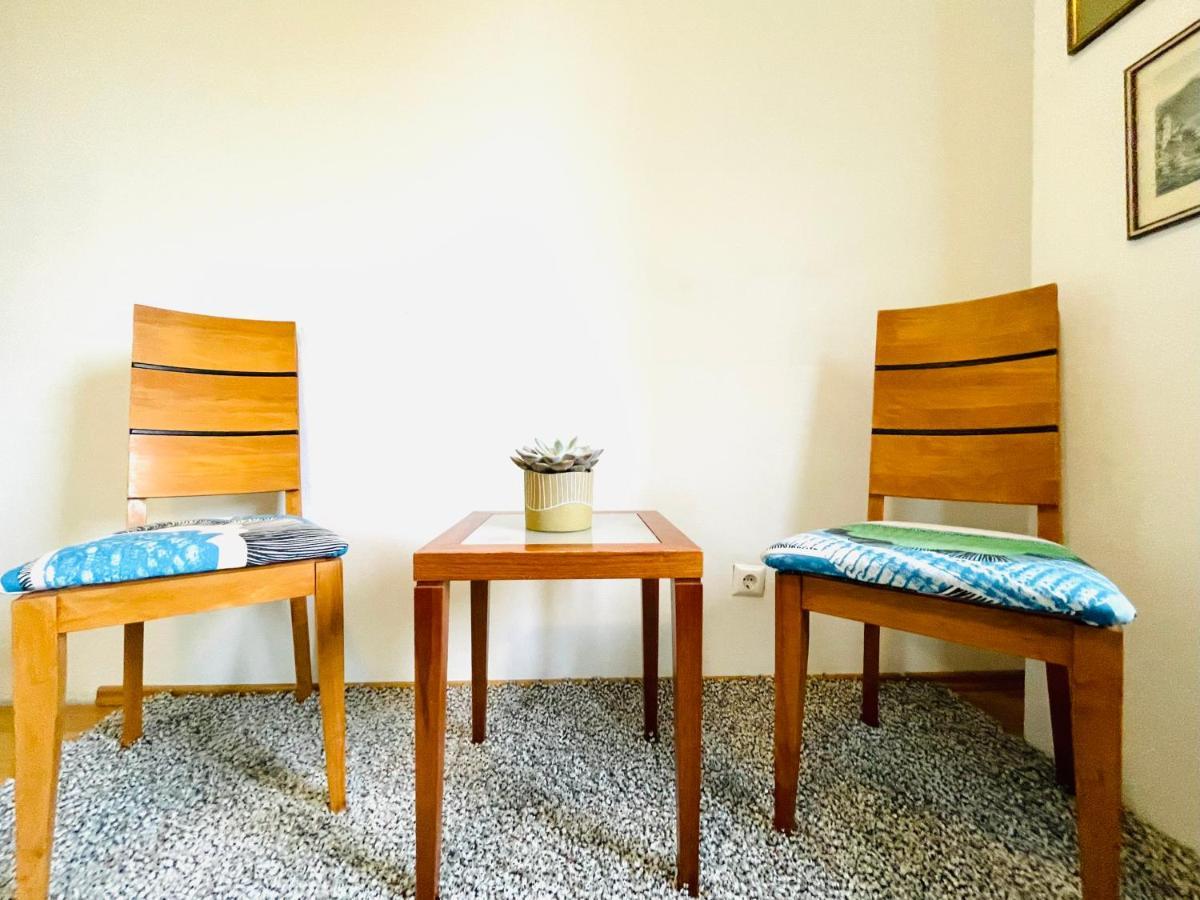 Karlsrooms Wenen Buitenkant foto